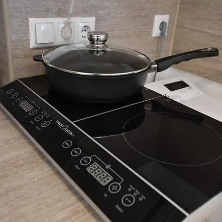 Revalia T1 Airport-bus Station Apartament *