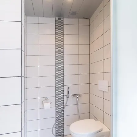 Revalia T1 Airport-bus Station Appartement *