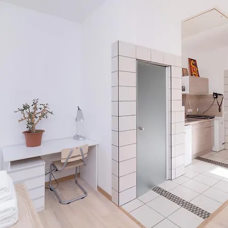 Revalia T1 Airport-bus Station Таллин